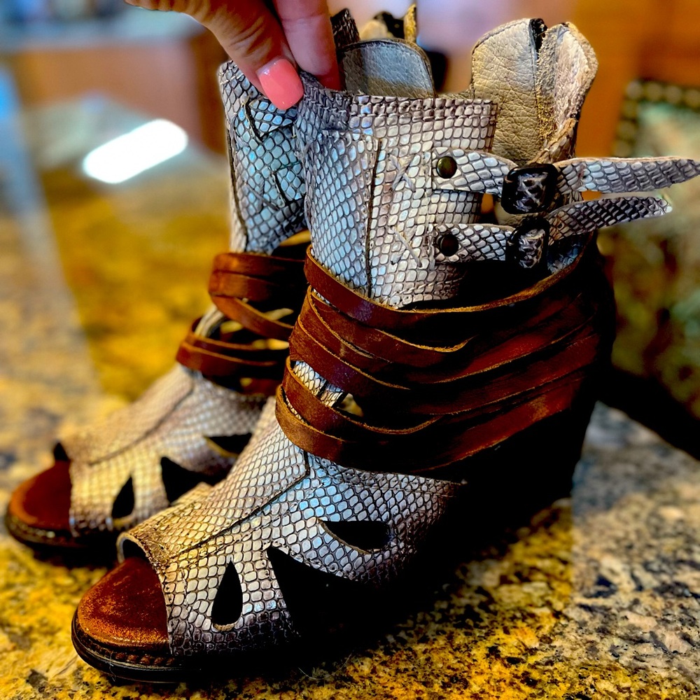 Freebirds Nest gently used shoes.  Size nine just a little too big for me.